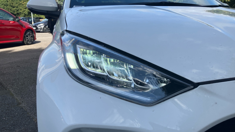 Toyota Yaris 1.5 Hybrid Design 5dr CVT Hybrid Hatchback